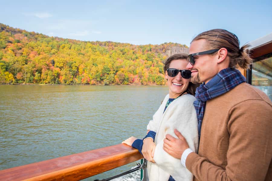 New York City: Afternoon Fall Foliage Lunch Cruise - Leaving Chelsea for the Hudson
