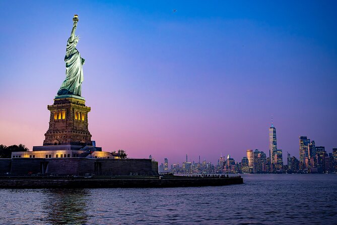 New York City Dinner Cruise on Luxury Yacht with Live Music - What this New York dinner cruise is really about