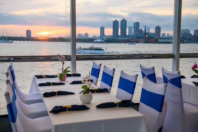 New York City Dinner Cruise on Luxury Yacht with Live Music - Under the Brooklyn Bridge and Manhattan Bridge
