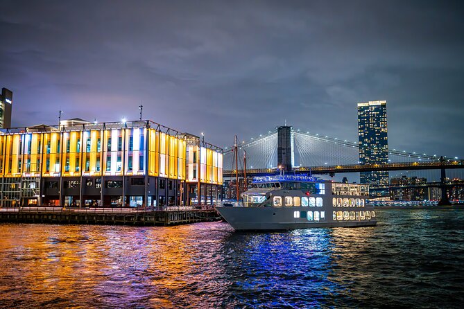 New York City Dinner Cruise on Luxury Yacht with Live Music - Governor’s Island and the Statue of Liberty