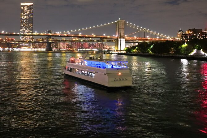 New York City Dinner Cruise with Live Music - From Pier 36 to the Manhattan Bridge