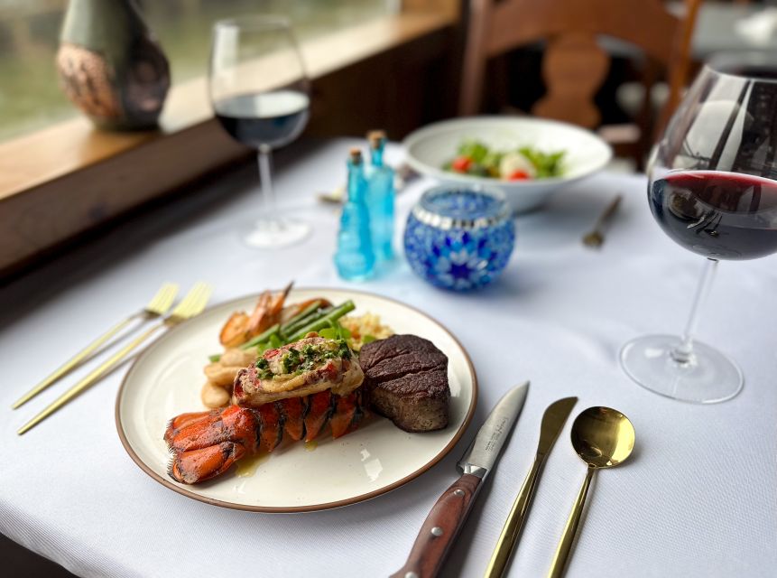New York City: Gourmet Dinner Cruise with Live Music - Drinks, regular seating, and the VIP choice