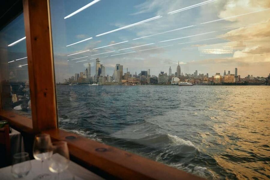 New York City: Gourmet Dinner Cruise with Live Music - Practical advice for a smoother evening