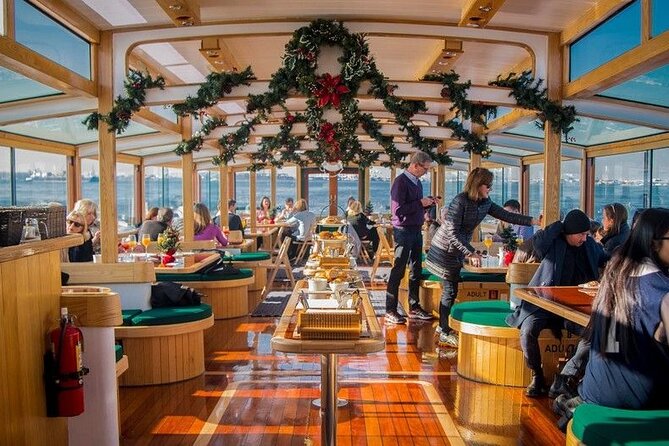 New York City Holiday Brunch Cruise on Classic Boat - What arrives at the three-course brunch