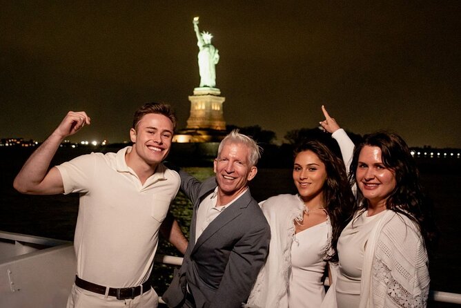 New York City Skyline Dinner Cruise - Dinner, drinks, and the onboard mood