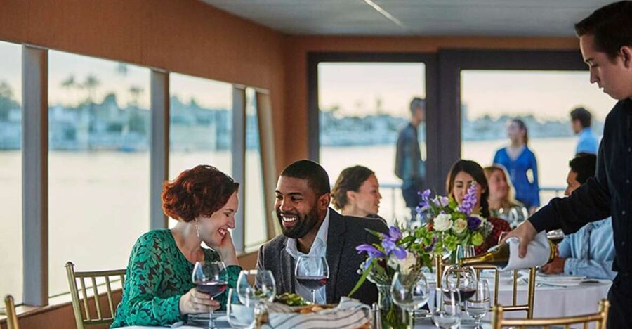 Newport Beach: City Cruises Weekend Dinner Cruise with DJ - Key points to know before booking