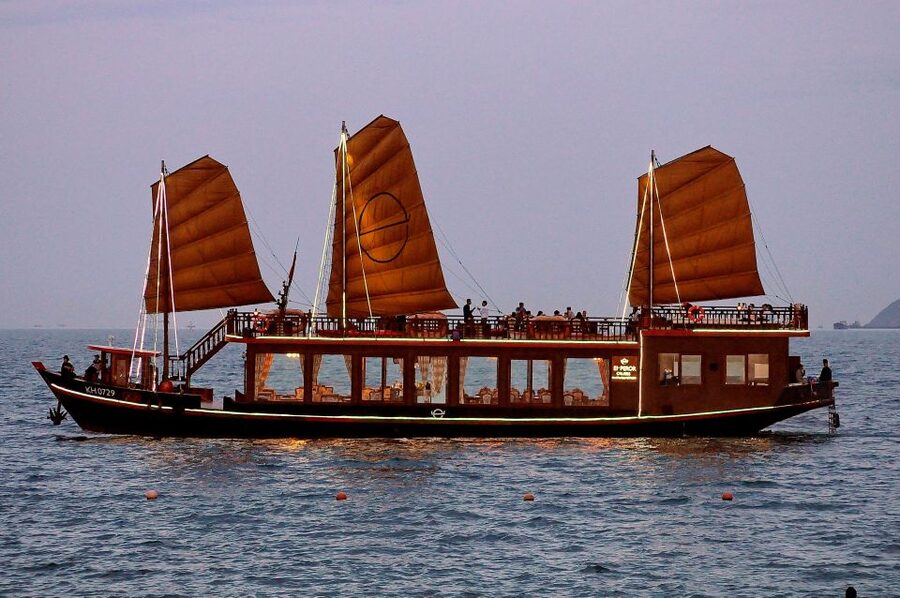 Nha Trang: Day Cruise Or Sunset Dinner Cruise on The Sea - What the sunset dinner includes