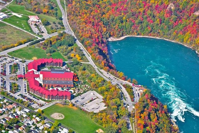 Niagara Falls Day and Evening Tour With Boat Cruise & Dinner (optional) - Getting close to the Horseshoe Falls