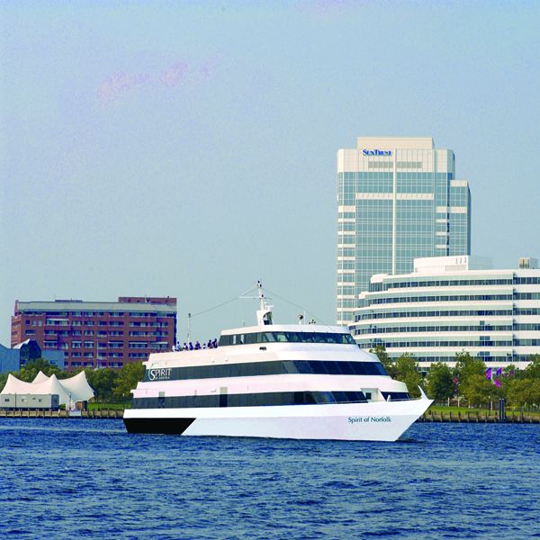 Norfolk: City Cruises Buffet Dinner Cruise - Music, service, and the mood on board
