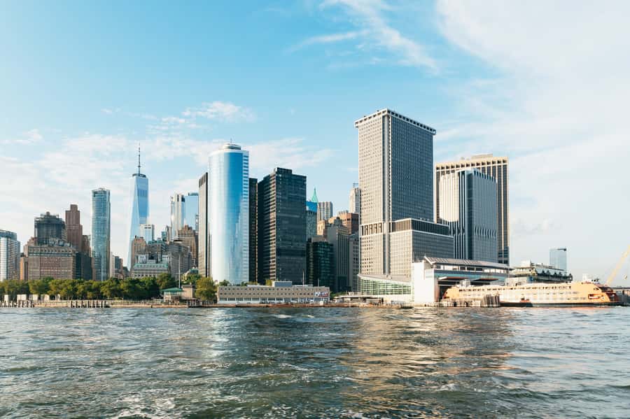 NYC: 4th of July Fireworks Party Cruise with Buffet & Drinks - Drinks, music, and the party atmosphere