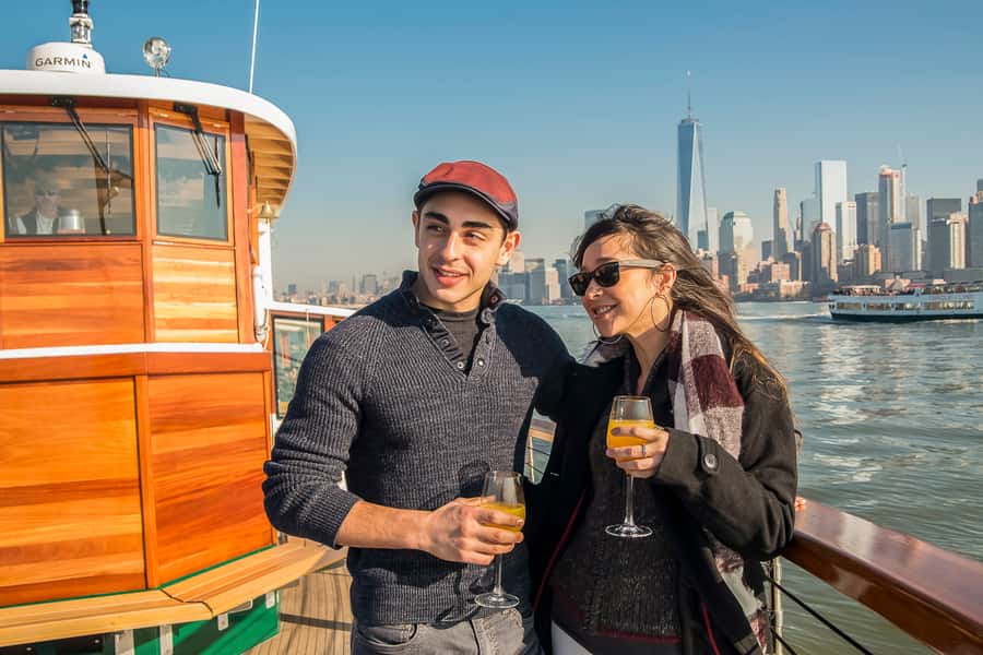 NYC: Manhattan Skyline Brunch Cruise with a Drink - Why a brunch cruise changes your view of Manhattan