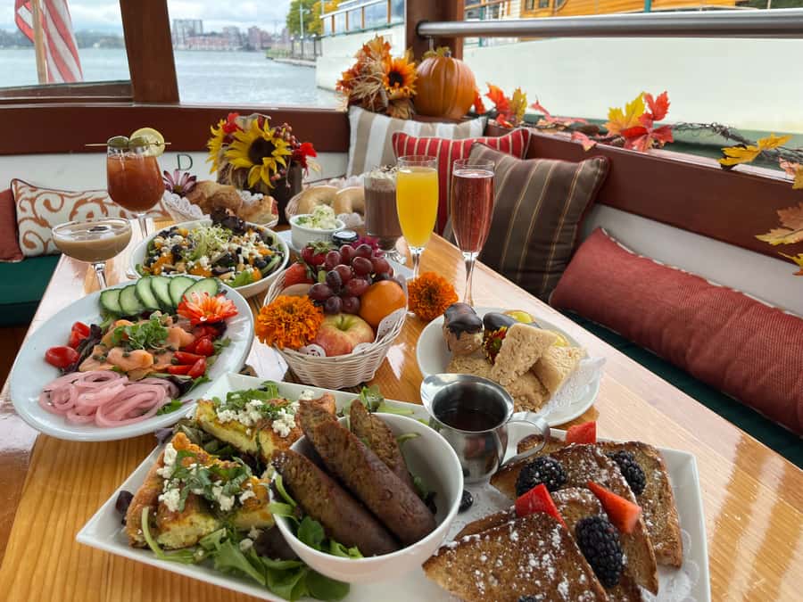 NYC: Manhattan Skyline Brunch Cruise with a Drink - Who will enjoy this cruise most?