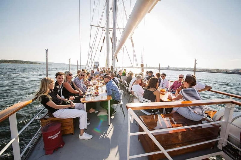 Oslo: Fjord Dinner Cruise on Sailing Ship w/ Seafood Buffet - What the historic sailing ship adds