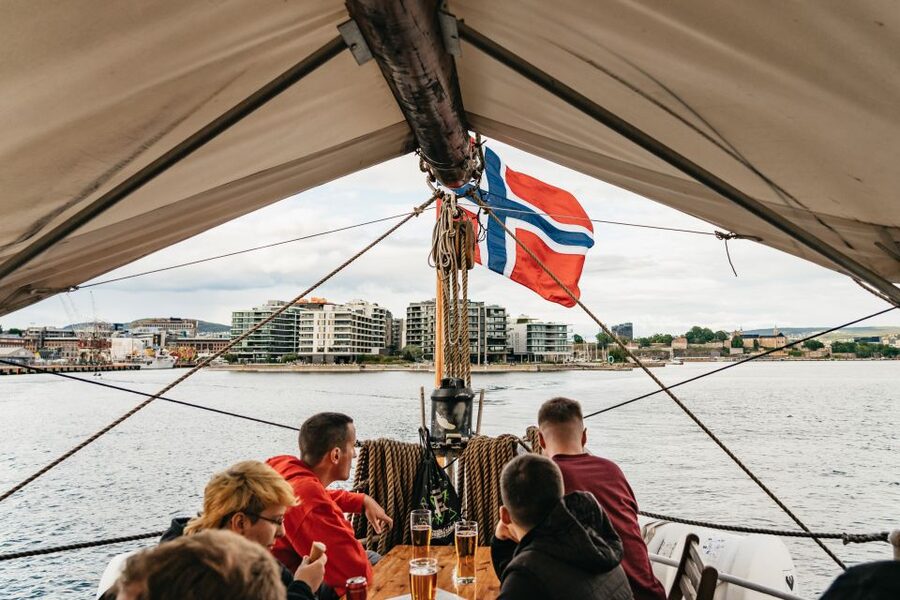Oslo: Fjord Evening Cruise with Shrimp Buffet - Boarding at Rådhusbrygge 3