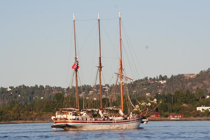 Oslo Fjord Evening Cruise with Shrimp Buffet on a Sailing Ship - Setting sail from Oslo City Hall