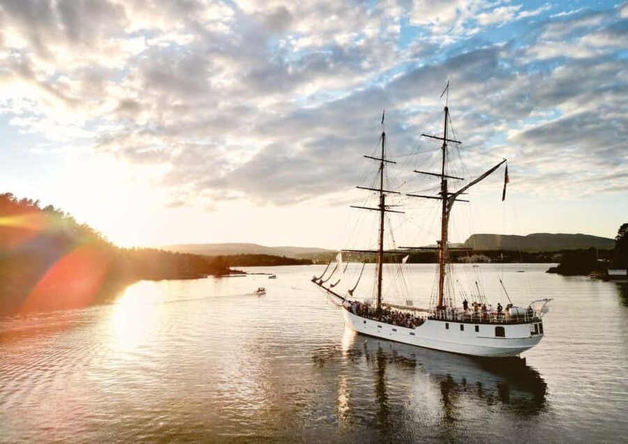 Oslo: Oslofjord Fjord-Style Dinner Cruise - What you see as Oslo fades behind you