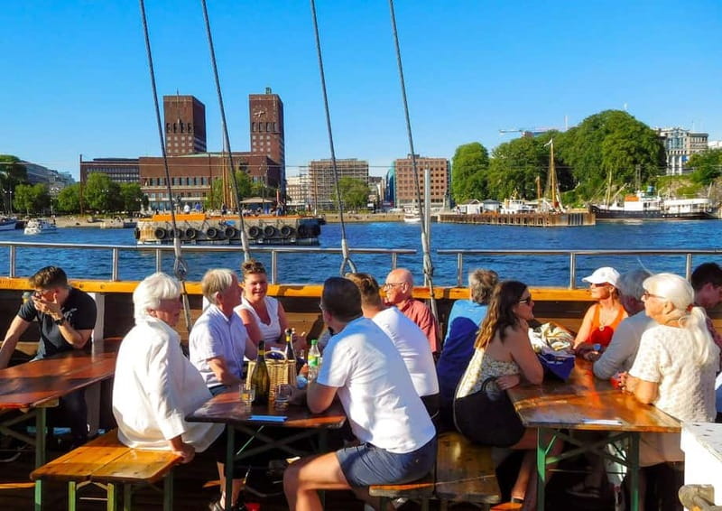 Oslo: Oslofjord Fjord-Style Dinner Cruise - Picking the best seat on the boat