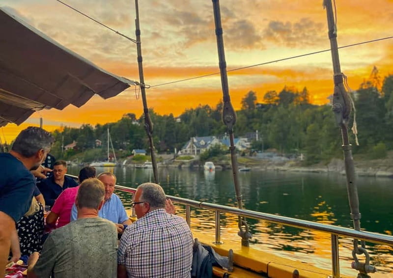 Oslo: Oslofjord Fjord-Style Dinner Cruise - Finding the boat at Akershusstranda