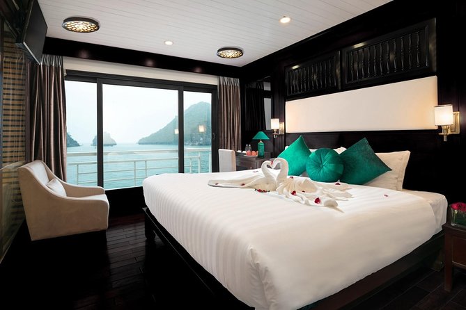 Overnight Luxury 5 Star Alisa Cruise with Meals, Kayak or Bamboo Boat - Boarding Alisa Cruise and settling into your cabin