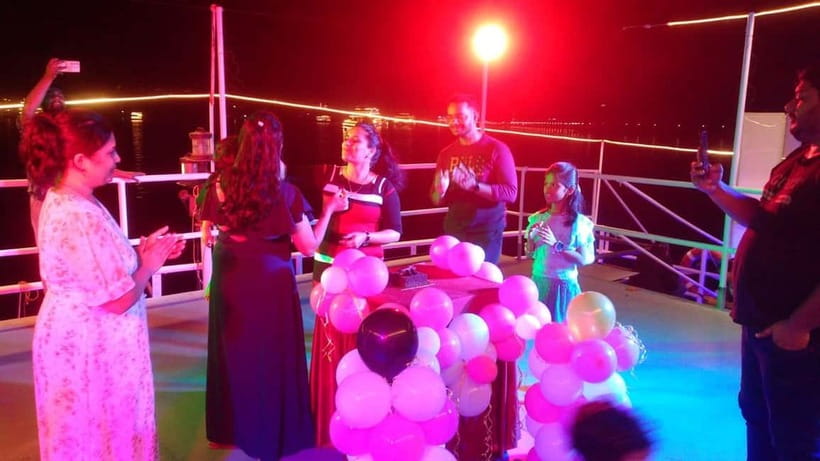 Panaji: Dinner Cruise in Goa with Hotel Transfer and 2 Beers - What the buffet dinner is really like