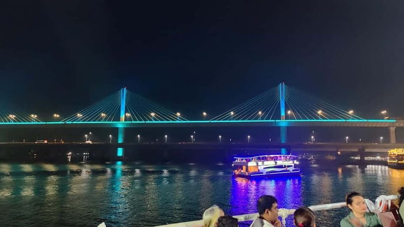 Panaji: Dinner Cruise in Goa with Hotel Transfer and 2 Beers - Goan dance, magic, and live music