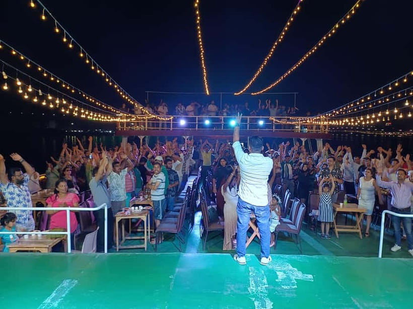 Panaji: Dinner Cruise with Drinks and Live Entertainment - When dinner becomes a Bollywood dance floor