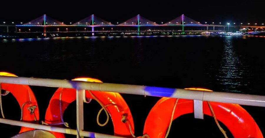 Panaji: Fun-Filled 2-Hour Mandovi River Cruise with Dinner - Retro music, Bollywood tracks, and games