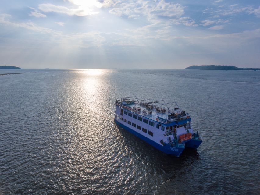 Panaji: Fun-Filled 2-Hour Mandovi River Cruise with Dinner - Dinner arrives toward the end