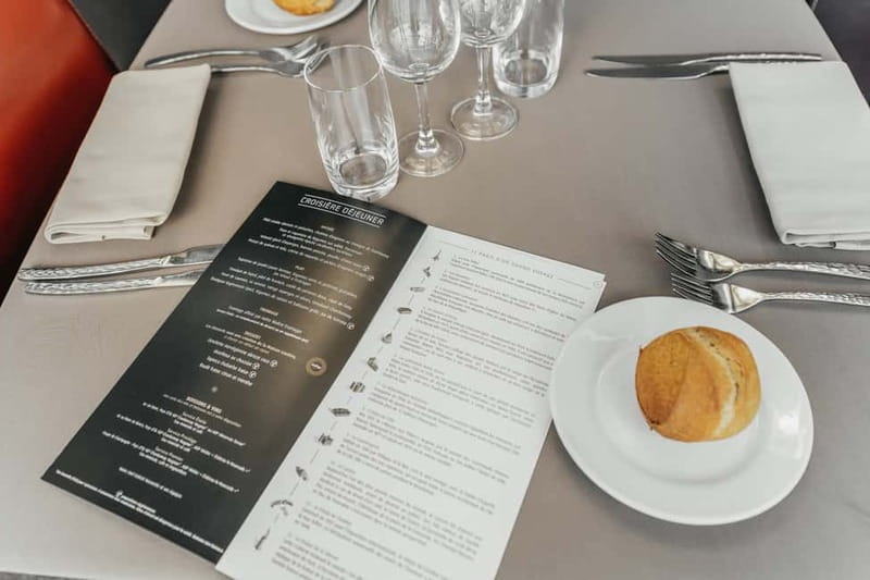 Paris: 2-Hour River Seine Lunch Cruise with 3-course-menu - Hôtel de Ville and the Louvre from the water