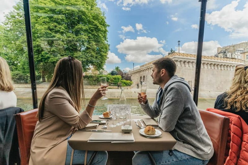 Paris: 2-Hour River Seine Lunch Cruise with 3-course-menu - What arrives on your plate