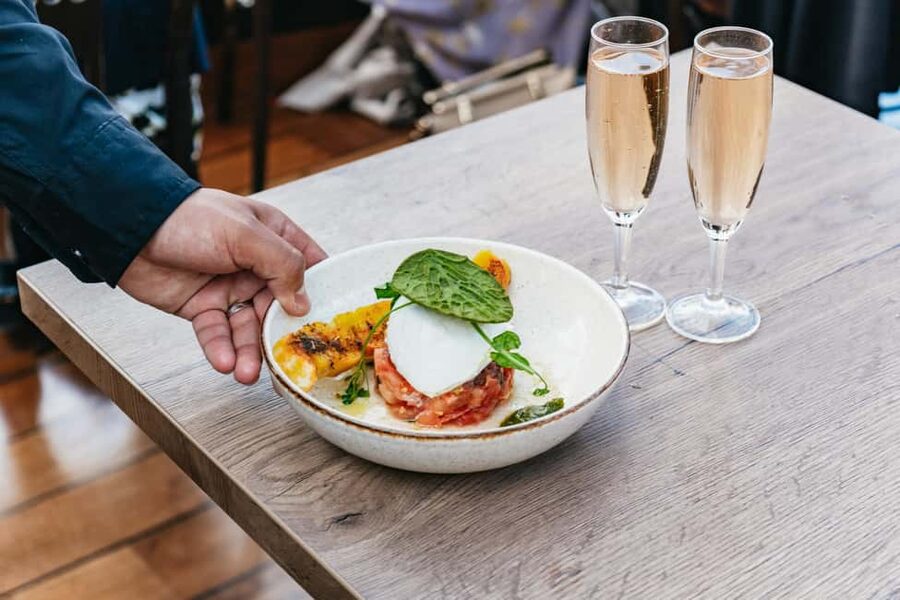 Paris : 3-Course Gourmet Dinner Cruise on Seine River - Is the $100 price fair?