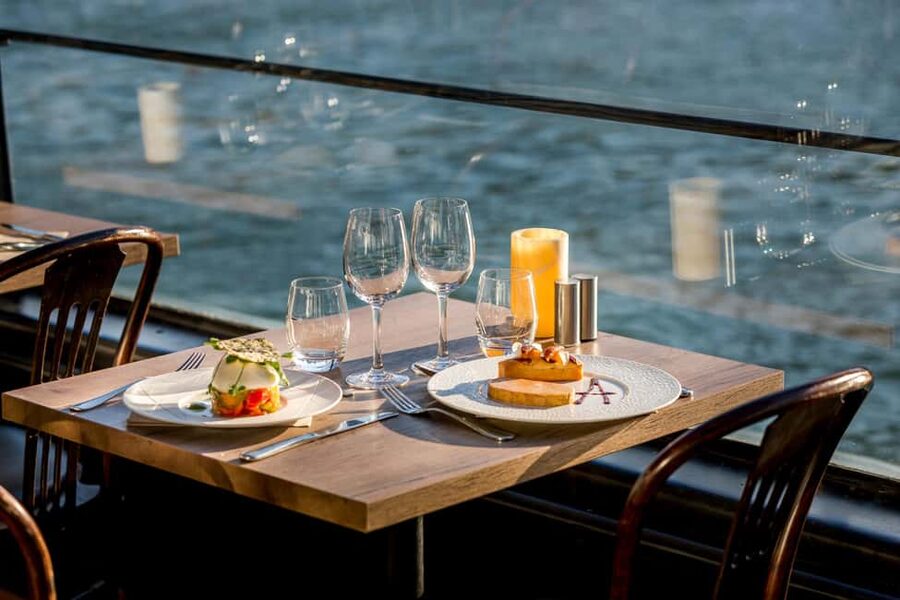 Paris: 3-Course Lunch Cruise on the River Seine - Key points at a glance