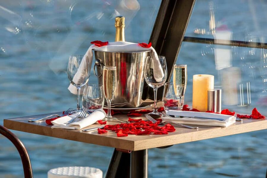 Paris: 3-Course Lunch Cruise on the River Seine - Who will enjoy this cruise most?