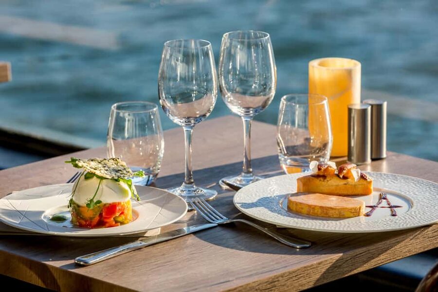 Paris: 3-Course Lunch Cruise on the River Seine - Practical ways to make the most of it