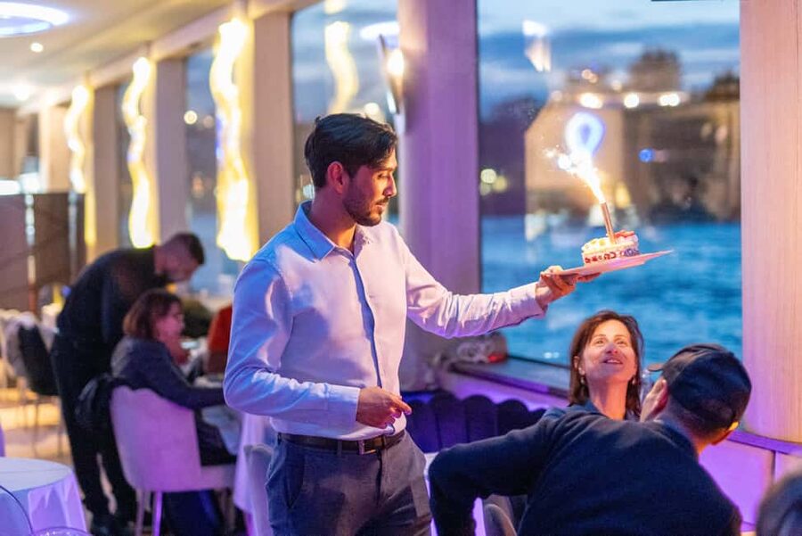 Paris: Bastille Day Fireworks Dinner Cruise with Drinks - Boarding at Le Diamant Bleu at 7:15 pm