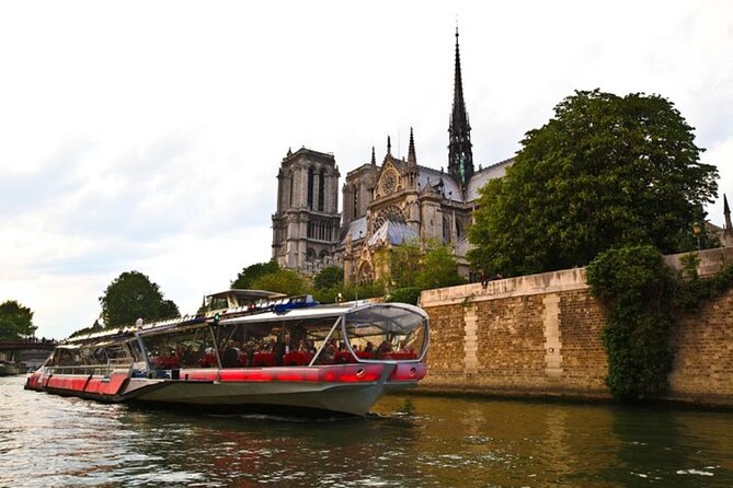 Paris Bateaux Mouches Special Bastille Day Dinner Cruise - Group bookings, dress, and practical details
