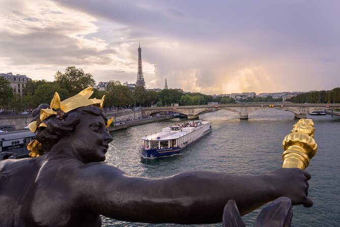Paris Capitaine Fracasse 3 Course Seine River Dinner Cruise - What dinner is like on board