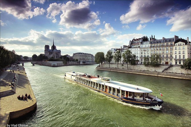 Paris Capitaine Fracasse 3 Course Seine River Dinner Cruise - Service, music, and the mood at the table