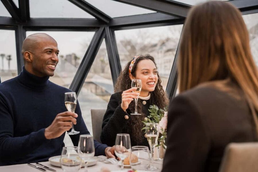 Paris : Christmas Special Lunch Cruise on the Seine River - Boarding near Pont de l’Alma