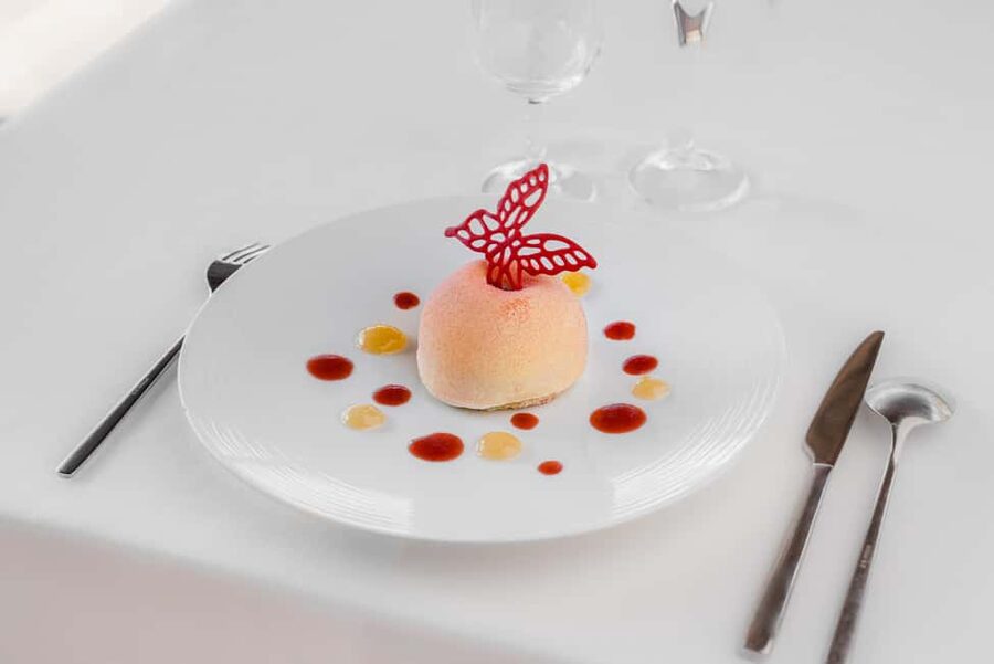 Paris : Christmas Special Lunch Cruise on the Seine River - Is the $147 price good value?