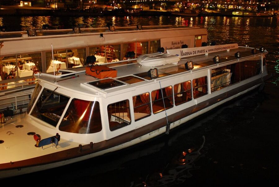 Paris: Dinner Cruise on the Seine and Eiffel Tower 2nd floor - What you actually see from the river