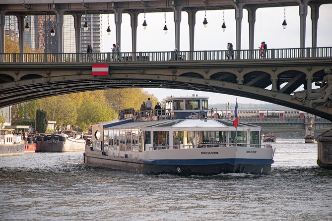Paris en Scene 3 Course Seine River Dinner Cruise - A moving dinner with Paris outside the window