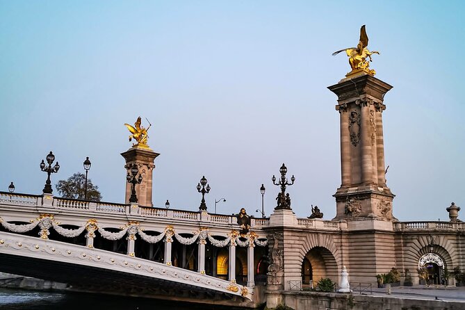Paris en Scene 3 Course Seine River Dinner Cruise - Notre-Dame, the two islands, and the Louvre