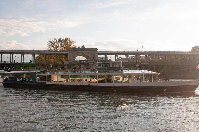Paris en Scene 3 Course Seine River Dinner Cruise - What arrives at your table
