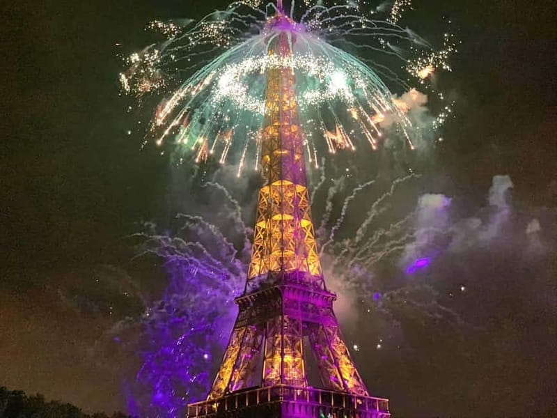 Paris: Gourmet 3-Course Dinner Cruise with French Wine - Key points to know before boarding