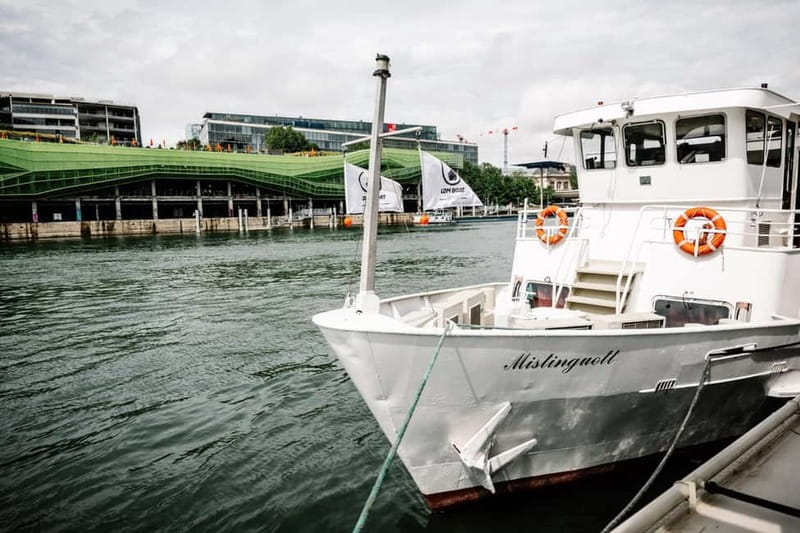 Paris: Gourmet 3-Course Dinner Cruise with French Wine - Should you book this dinner cruise?