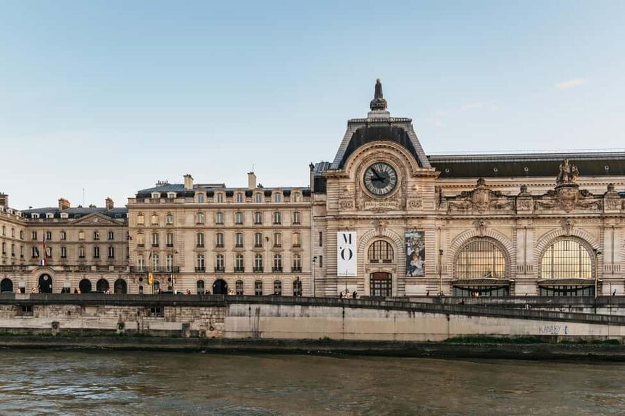 Paris: Gourmet Dinner Cruise on Seine River with Live Music - Pont Alexandre III and Place de la Concorde