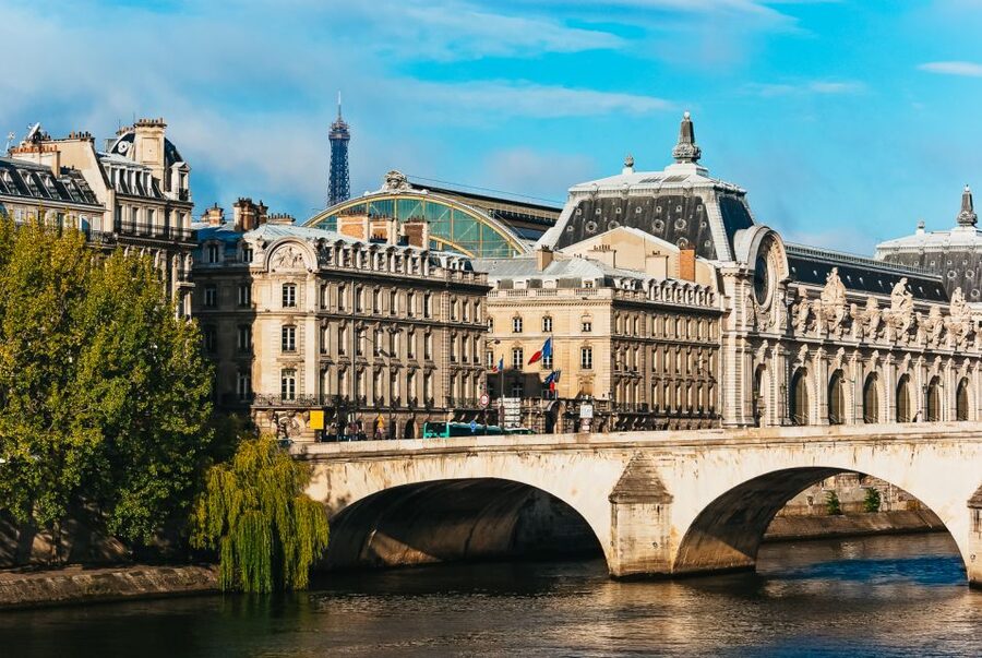 Paris: Romantic Cruise with 3-course Dinner on Seine River - The Eiffel Tower from the river