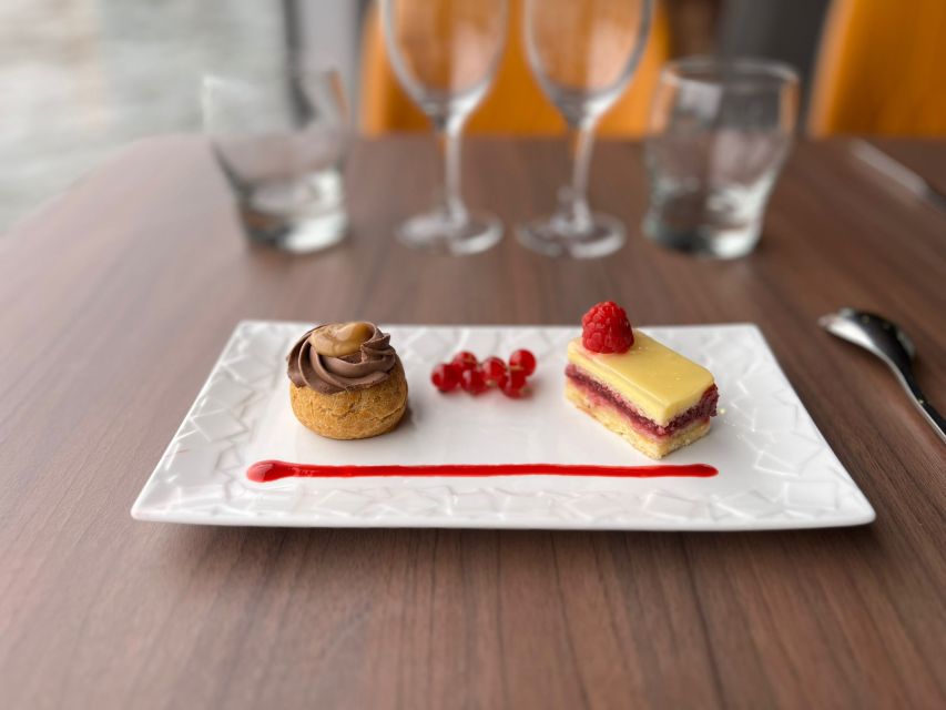 Paris: Seine River Bistronomic Dinner Cruise - A three-course dinner with a bistro feel