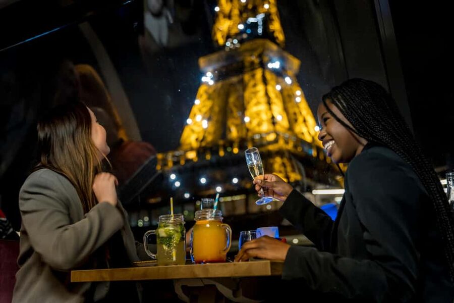 Paris: Seine River Champagne Dinner Cruise with Live Music - Boarding beside the Musée d’Orsay